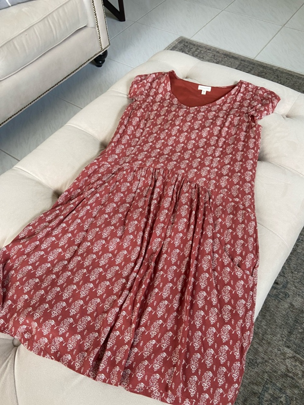 Woman’s Size 2 Garnet Hill Rust Floral Short Sleeve